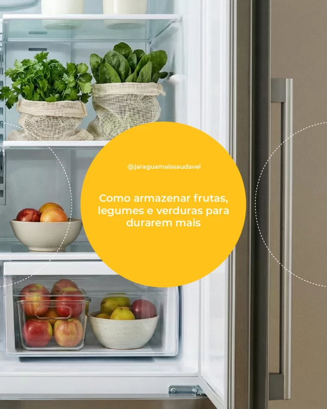 Pequenos cuidados no armazenamento fazem diferença para manter frutas, legumes e verduras frescos por mais tempo.Nesse post, separamos algumas dicas básicas para guardar seus alimentos naturais. Assim, você preserva nutrientes, economiza e evita desperdício!Valorizar e cuidar também nutre! 🥗🤲#Comer #JaraguáMaisSaudável