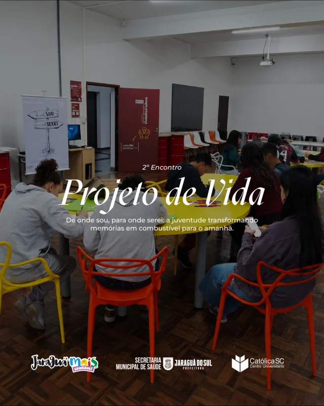No dia 23 de maio foi realizado o segundo encontro do Projeto de Vida, por meio do Convênio nº077/2026.Mediado pelo Professor Marcos, da Universidade Católica de Santa Catarina, os adolescentes tiveram a oportunidade de criar memórias sobre a sua jornada e suas expectativas futuras.O final do encontro foi um momento de registros no Diário "De onde sou, para onde serei?".#JaraguáMaisSaudável #Pertencer #ProjetoDeVida #Juventude #Futuro #Propósito #ComerMoverPertencer